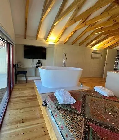 Almoxarife Beach House * Pedro Miguel