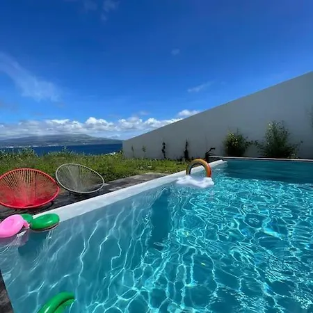 Almoxarife Beach House * Pedro Miguel